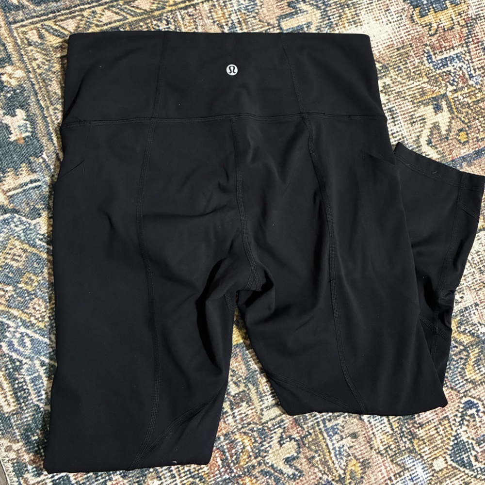 Lululemon Black Leggings Capris | Size 8